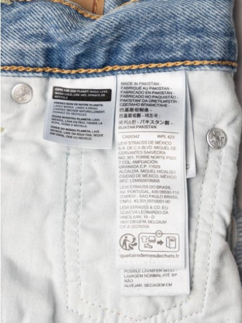 Levi's Women's Light Blue Distressed Straight-Leg Jeans - Picture 6 of 8